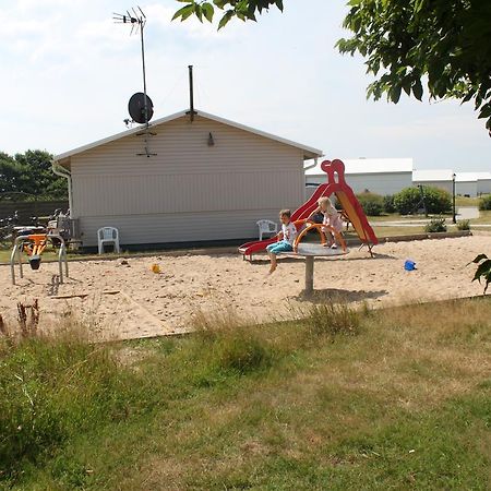 ヴァールベリ Apelvikstrand Semesterlagenheterアパートホテル エクステリア 写真